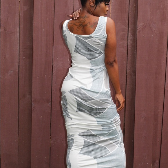 SOLD Printed Dress - Picture 6 of 6